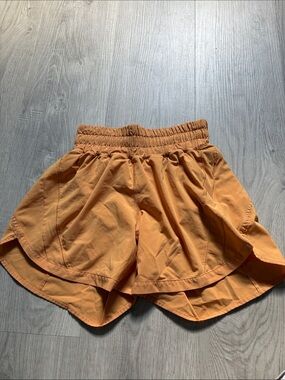 lululemon hotty hot high rise 4’ inch